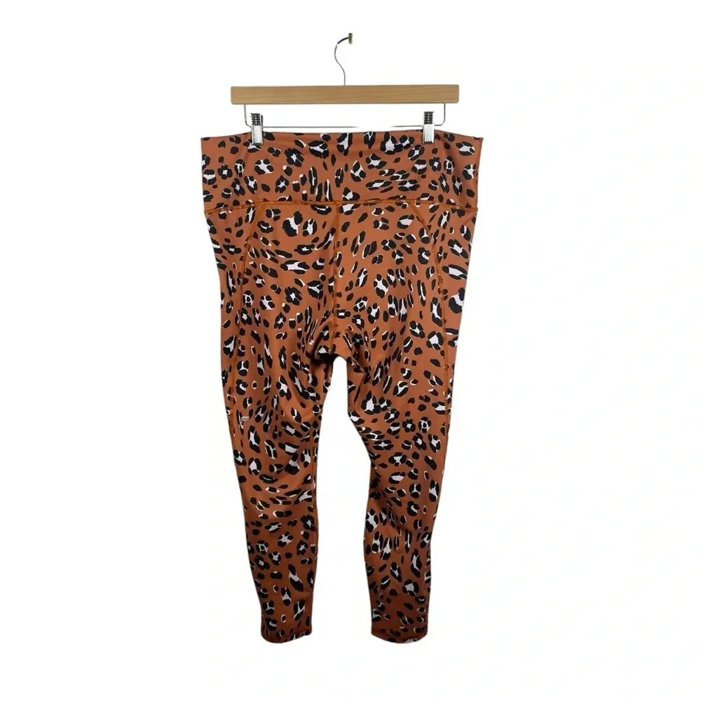 Fabletics Powerhold Compression ⅞ Leggings in Burnt Orange Leopard Size 2X